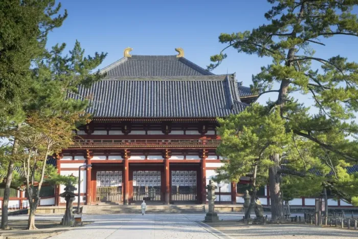 Framed Print : Man at Todaiji Temple, UNESCO World Heritage Site, Nara, Kansai, Japan, Asia Framed Print : Man at Todaiji Temple, UNESCO World Heritage Site, Nara, Kansai, Japan, Asia