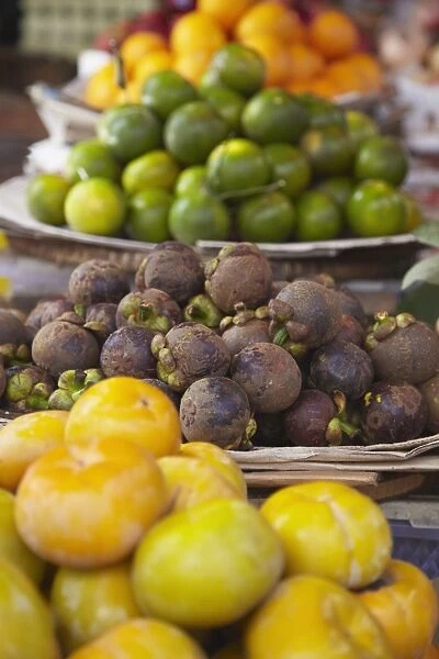 Mangosteens at market, Phnom Penh, Cambodia, Indochina, Southeast Asia, Asia