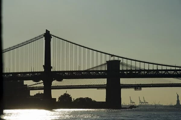 Manhattan Bridge in foreground and Brooklyn Bridge behind
