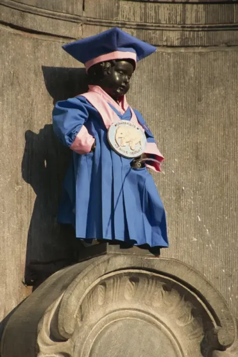 Framed Print : Manneken Pis statue dressed in garb of Brotherhood of Red Elephant, a brewery charity Framed Print : Manneken Pis statue dressed in garb of Brotherhood of Red Elephant, a brewery charity