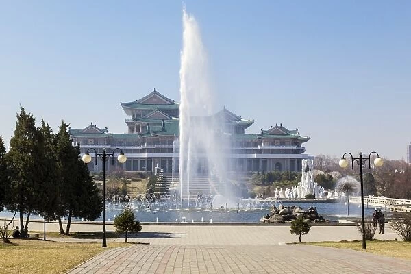 Mansudae Arts Theatre and fountains, Pyongyang, Democratic Peoples Republic of Korea (DPRK), North Korea, Asia