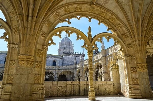 Manueline ornamentation in the cloisters of Mosteiro dos Jeronimos (Monastery of the Hieronymites)