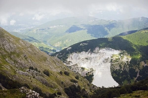 Marble quarry used by Michaelangelo, Apuan Alps, Tuscany, Italy, Europe