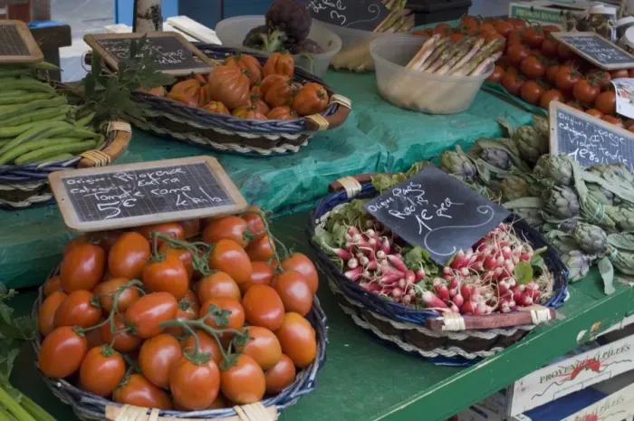 Framed Print : Marche aux Fleurs, Cours Saleya, Nice, Alpes Maritimes, Provence, Cote d Azur Framed Print : Marche aux Fleurs, Cours Saleya, Nice, Alpes Maritimes, Provence, Cote d Azur