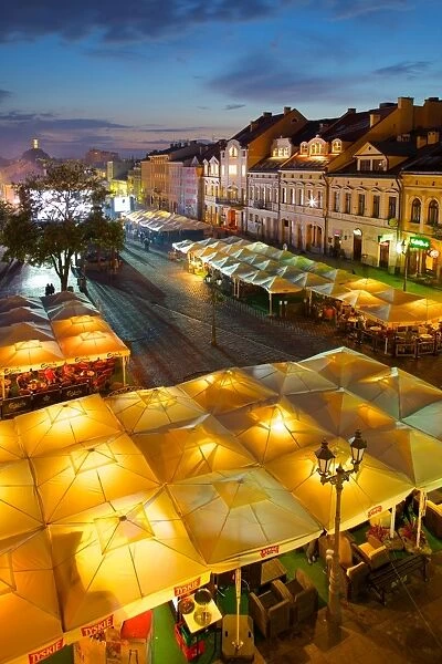 Market Square at dusk, Old Town, Rzeszow, Poland, Europe