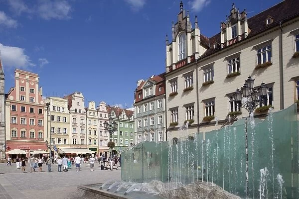 Market Square and fountain, Old Town, Wroclaw, Silesia, Poland, Europe