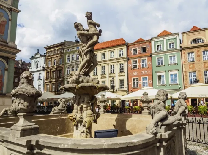 Framed Print : Market Square and Fountain of Proserpine, Old Town, Poznan, Greater Poland, Poland Framed Print : Market Square and Fountain of Proserpine, Old Town, Poznan, Greater Poland, Poland