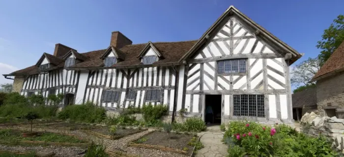 Framed Print : Mary Ardens House in Wilmcote, home of Shakespeares mother, half-timbered Tudor farmhouse Framed Print : Mary Ardens House in Wilmcote, home of Shakespeares mother, half-timbered Tudor farmhouse