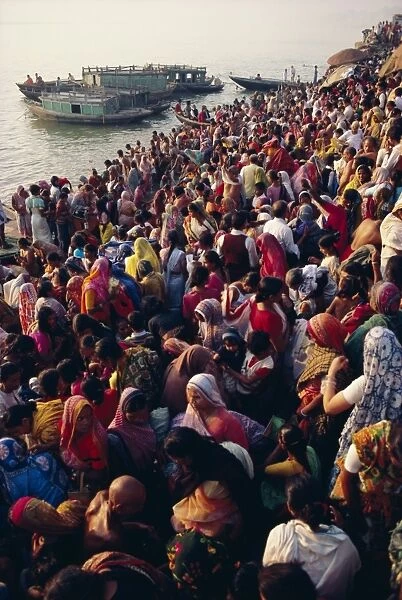 Mass bathing in the Ganges