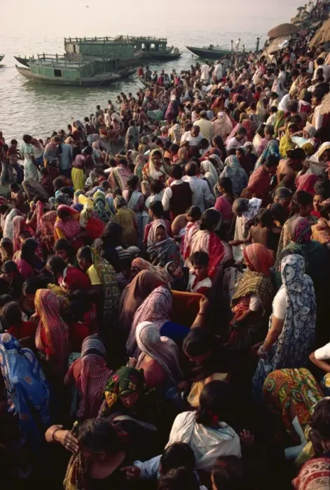 Framed Print : Mass bathing in the holy River Ganga to celebrate the Kartik Poonima festival Varanasi