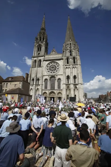 Framed Print : Mass in and outside Chartres cathedral during Catholic pilgrimage, UNESCO World Heritage Site Framed Print : Mass in and outside Chartres cathedral during Catholic pilgrimage, UNESCO World Heritage Site