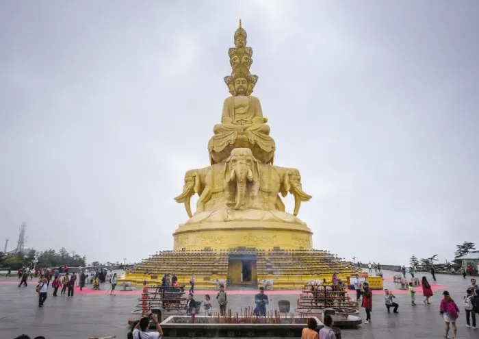 Framed Print : Massive statue of Samantabhadra at the summit of Mount Emei (Emei Shan), UNESCO World Heritage Site Framed Print : Massive statue of Samantabhadra at the summit of Mount Emei (Emei Shan), UNESCO World Heritage Site
