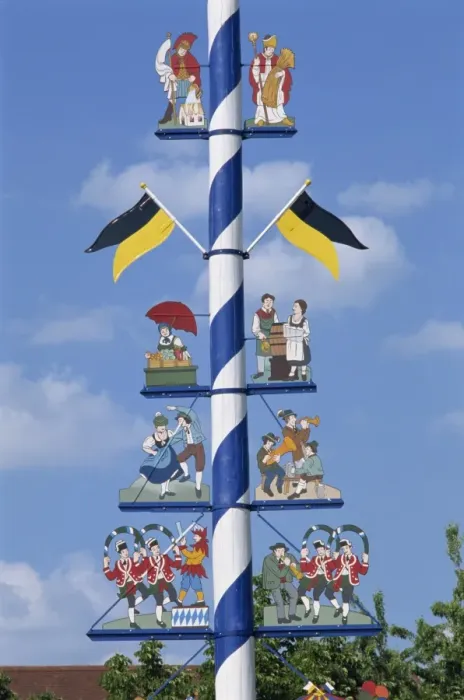 Framed Print : The maypole at Viktualien Market in Munich Framed Print : The maypole at Viktualien Market in Munich