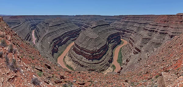 The meanders of the San Juan River at Goosenecks State Park, adjacent to the Navajo Indian Reservation, near Mexican Hat, Utah, United States of America, North America