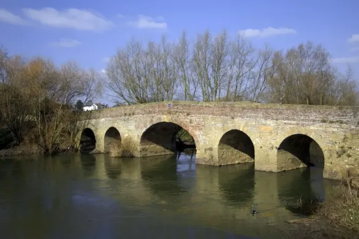Framed Print : Medieval bridge over the River Avon, Pershore, Worcestershire, Midlands Framed Print : Medieval bridge over the River Avon, Pershore, Worcestershire, Midlands
