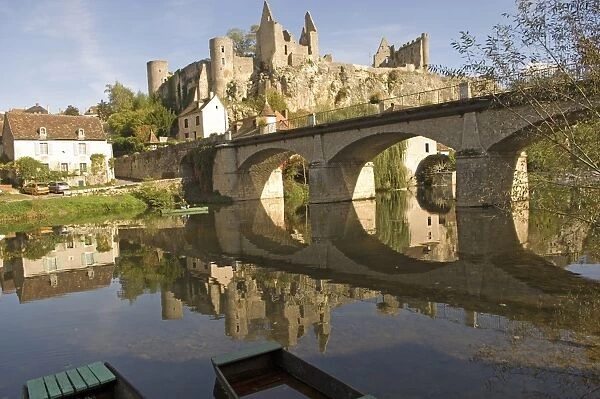 The medieval castle built between the 11th and 15th centuries and the Anglin River