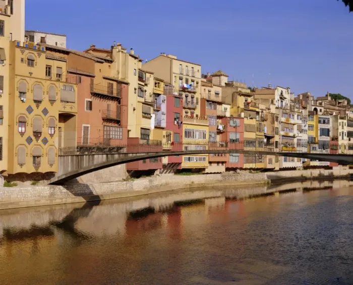 Framed Print : Medieval houses on the Onyar River with Pont de Sant Feliu Framed Print : Medieval houses on the Onyar River with Pont de Sant Feliu