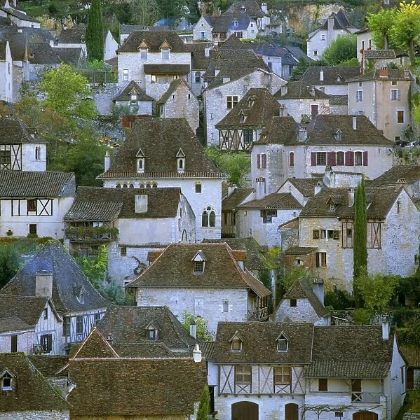 Medieval houses, St. Cirq Lapopie, Lot, Midi-Pyrenees, France, Europe
