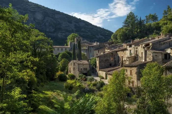 Framed Print : The medieval mountain village of Saint-Guilhem-le-Desert on the Way of St Framed Print : The medieval mountain village of Saint-Guilhem-le-Desert on the Way of St