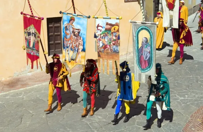 Framed Print : Medieval parade of Giostra del Saracino, Arezzo, Tuscany, Italy, Europe Framed Print : Medieval parade of Giostra del Saracino, Arezzo, Tuscany, Italy, Europe