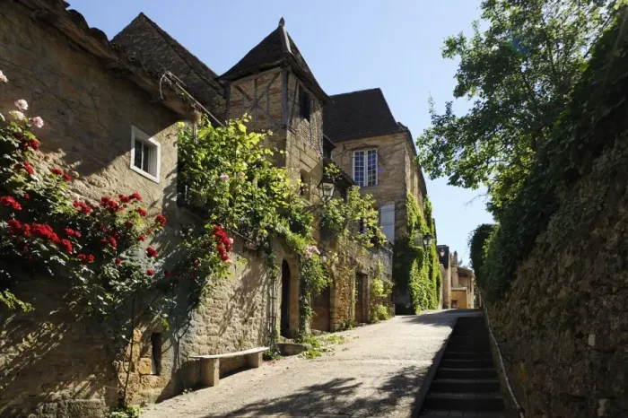 Framed Print : Medieval street in the old town, Sarlat, Sarlat le Caneda, Dordogne, France, Europe Framed Print : Medieval street in the old town, Sarlat, Sarlat le Caneda, Dordogne, France, Europe