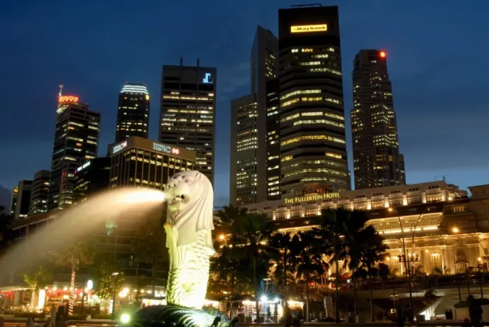 Framed Print : Merlion fountain with statue of half lion and fish Framed Print : Merlion fountain with statue of half lion and fish