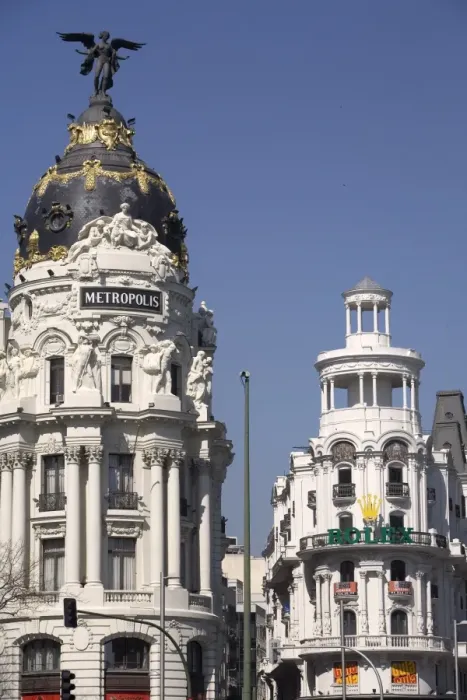 Framed Print : Metropolis building, Calle de Alcala, Madrid, Spain, Europe Framed Print : Metropolis building, Calle de Alcala, Madrid, Spain, Europe
