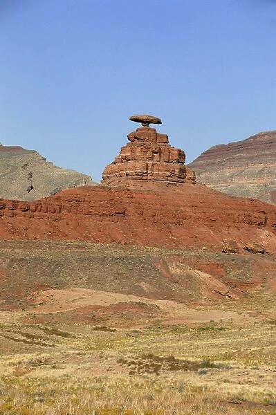 Mexican Hat Rock, near Mexican Hat, Utah, United States of America (U