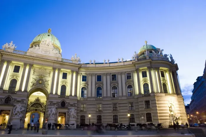 Framed Print : Michaelertrakt entrance to the Hofburg Complex in evening light, Michaelerplatz Framed Print : Michaelertrakt entrance to the Hofburg Complex in evening light, Michaelerplatz