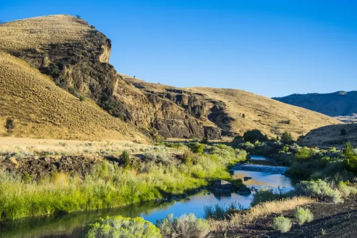 Framed Print : Mighty John Day River flowing through the Sheep Rock unit in the John Day Fossil Beds National Monument, Oregon, United States of America, North America Framed Print : Mighty John Day River flowing through the Sheep Rock unit in the John Day Fossil Beds National Monument, Oregon, United States of America, North America
