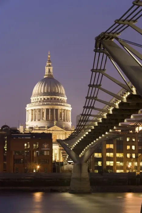 Framed Print : Millennium Bridge and St. Pauls Cathedral, illuminated at dusk, London Framed Print : Millennium Bridge and St. Pauls Cathedral, illuminated at dusk, London