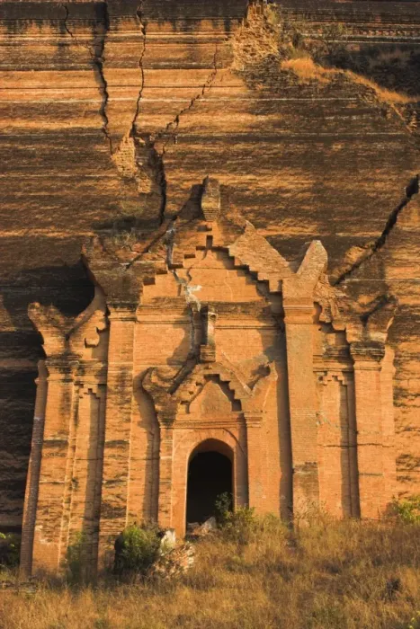Framed Print : Mingun Paya badly cracked by earthquakes standing 50m high, Mingun Paya Framed Print : Mingun Paya badly cracked by earthquakes standing 50m high, Mingun Paya