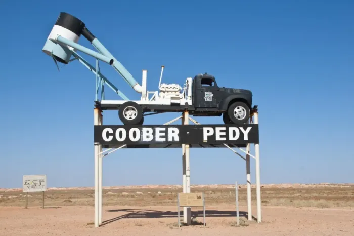 Framed Print : Mininig truck on stilts as sight in Coober Pedy, South Australia, Australia, Pacific Framed Print : Mininig truck on stilts as sight in Coober Pedy, South Australia, Australia, Pacific