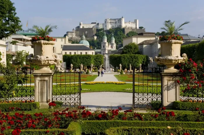 Framed Print : Mirabell Gardens and Schloss Hohensalzburg, Salzburg, Austria, Europe Framed Print : Mirabell Gardens and Schloss Hohensalzburg, Salzburg, Austria, Europe