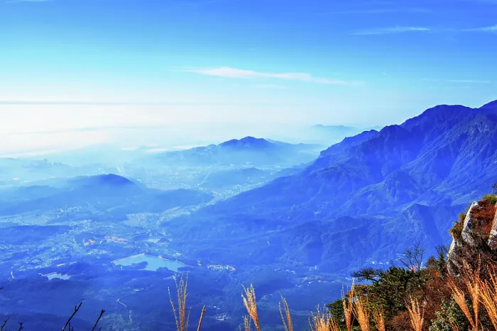Framed Print : Mist covered landscape from Wulao Feng (Five-Old-Man Peak) at Lushan (Mount Lu), UNESCO, Jiujiang City, Jiangxi, China