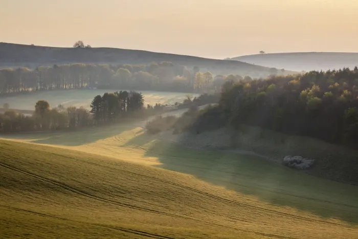 Framed Print : Misty landscape with Beacon Hill and Ladle Hill, Highclere