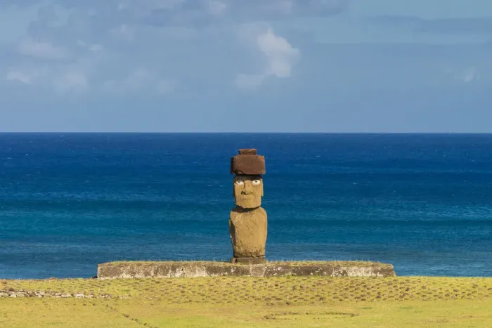 Framed Print : Moai heads of Easter Island, Rapa Nui National Park, UNESCO World Heritage Site