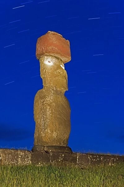 Moai statue Ahu Ko Te riku, the only topknotted and eyeballed Moai on the Island