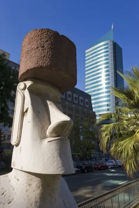 Framed Print : Moai statue on Santiagos main street Avenue O Higgins, Santiago Framed Print : Moai statue on Santiagos main street Avenue O Higgins, Santiago