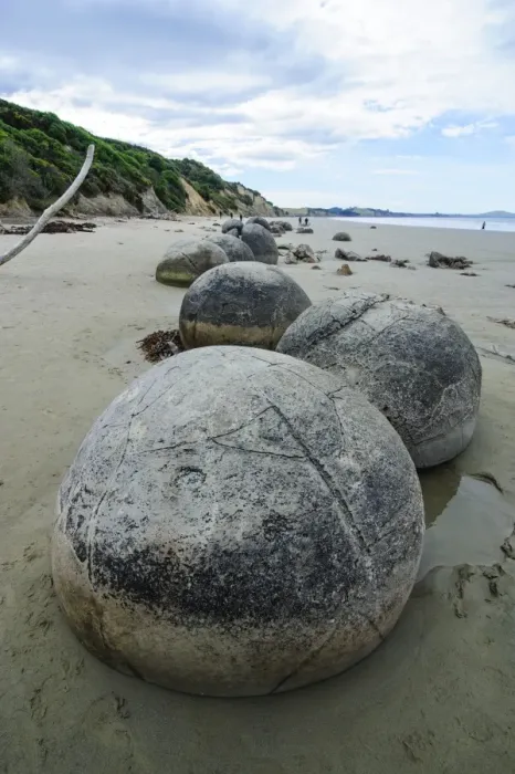 Framed Print : Moeraki Boulders, Koekohe Beach, South Island, New Zealand, Pacific Framed Print : Moeraki Boulders, Koekohe Beach, South Island, New Zealand, Pacific