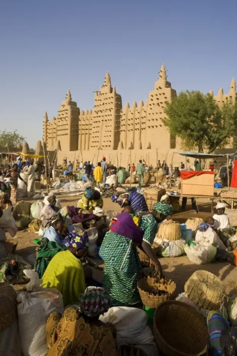 Framed Print : The Monday market in front of the Djenne Mosque, the largest mud structure in the world
