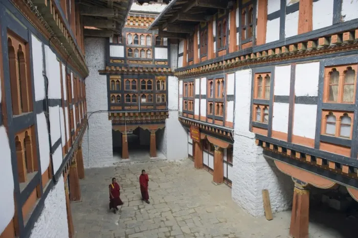 Framed Print : Monks in Jakar Dzong, Castle of the White Bird dating from 1667, Jakar