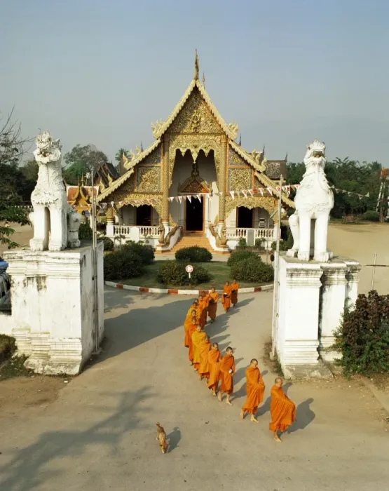 Framed Print : Monks leaving Wat Phra Singh to collect alms Framed Print : Monks leaving Wat Phra Singh to collect alms