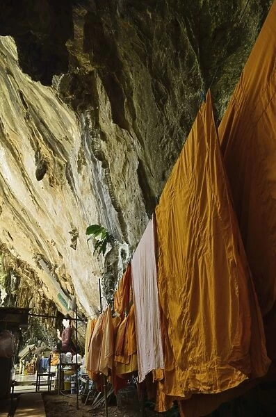 Monks robes, Tiger Cave Temple (Wat Tham Suea), Krabi Province, Thailand, Southeast Asia, Asia