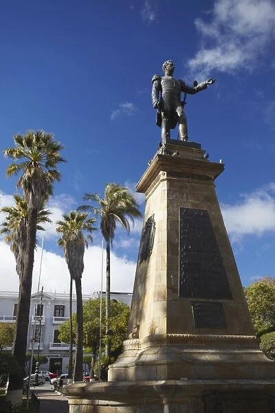 Monument in Plaza 25 de Mayo, Sucre, UNESCO World Heritage Site, Bolivia, South America