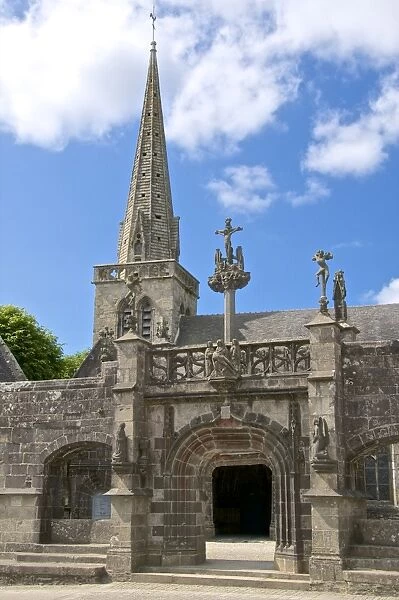 Monumental Gate, flamboyant 16th century, La Martyre church enclosure, church and steeple, La Martyre, Finistere, Brittany, France, Europe