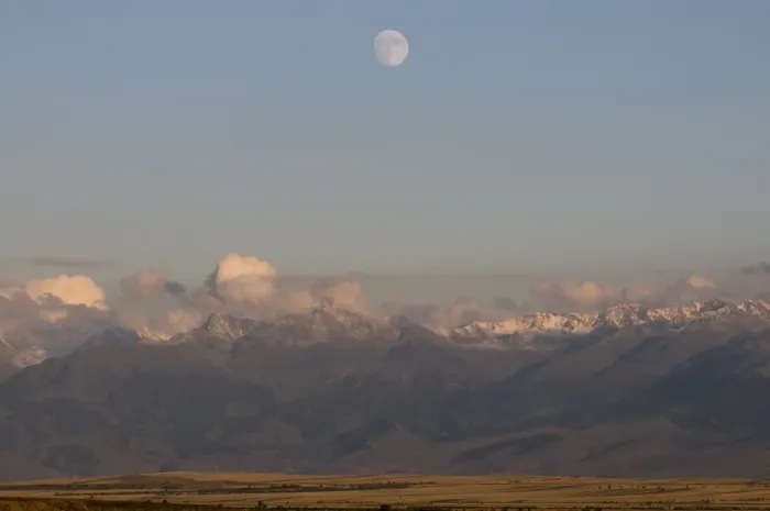 Framed Print : Full moon above the central Tian Shan mountain range, Kyrgyzstan, Central Asia, Asia Framed Print : Full moon above the central Tian Shan mountain range, Kyrgyzstan, Central Asia, Asia