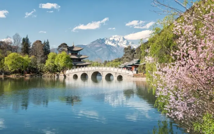 Framed Print : Moon Embracing Pavilion and Suocui Bridge at Black Dragon Pool in Jade Spring Park, Lijiang, Yunnan, China, Asia Framed Print : Moon Embracing Pavilion and Suocui Bridge at Black Dragon Pool in Jade Spring Park, Lijiang, Yunnan, China, Asia