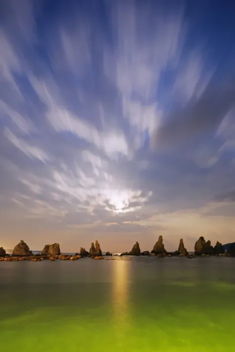 Framed Print : Full moon rising over rock stacks, Hashikuiiwa, Wakayama Prefecture, Honshu, Japan, Asia Framed Print : Full moon rising over rock stacks, Hashikuiiwa, Wakayama Prefecture, Honshu, Japan, Asia