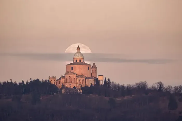Framed Print : Full moon and a small cloud behind San Luca church (Madonna di San Luca) Framed Print : Full moon and a small cloud behind San Luca church (Madonna di San Luca)